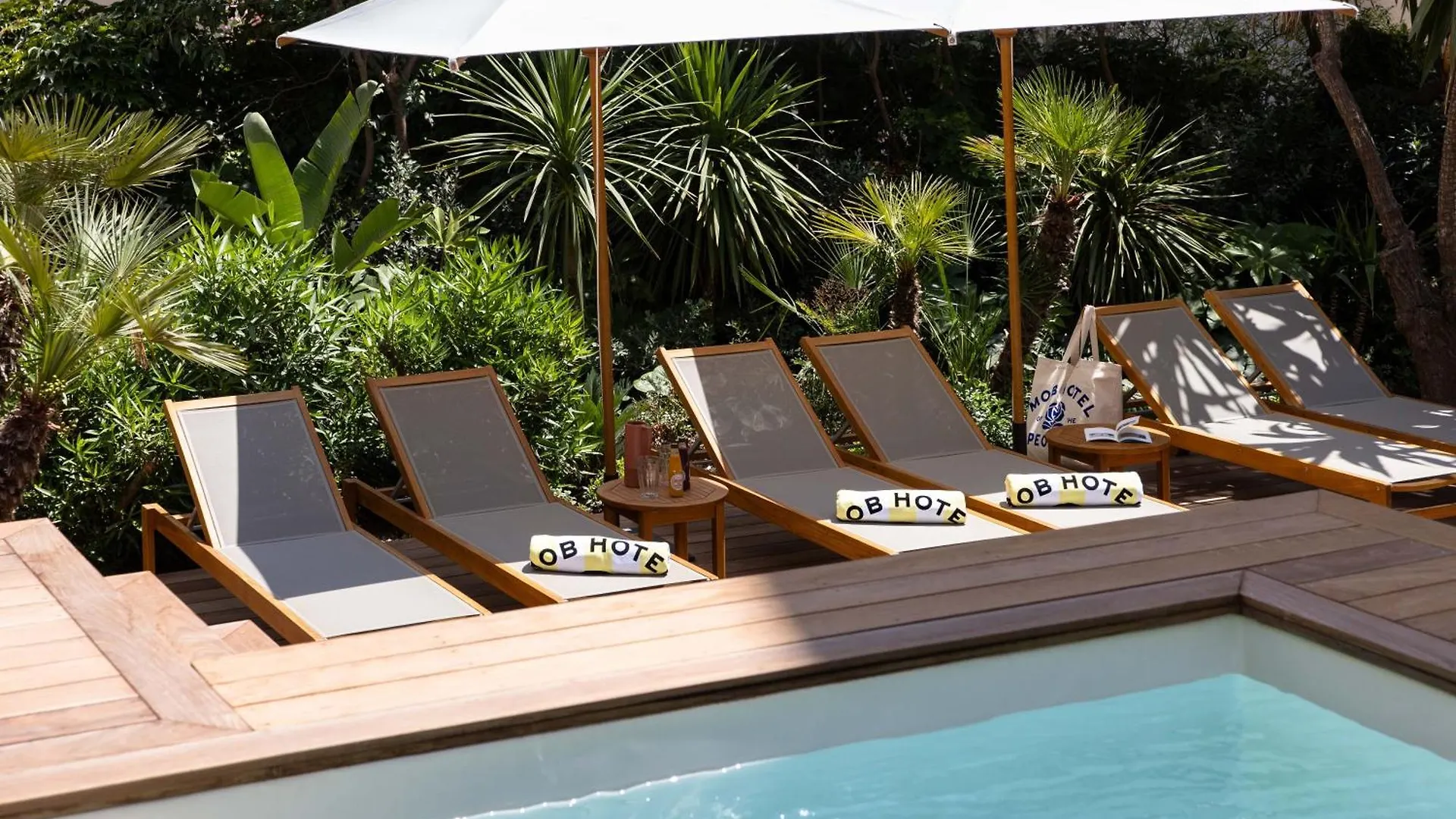Mob Hotel Cannes location